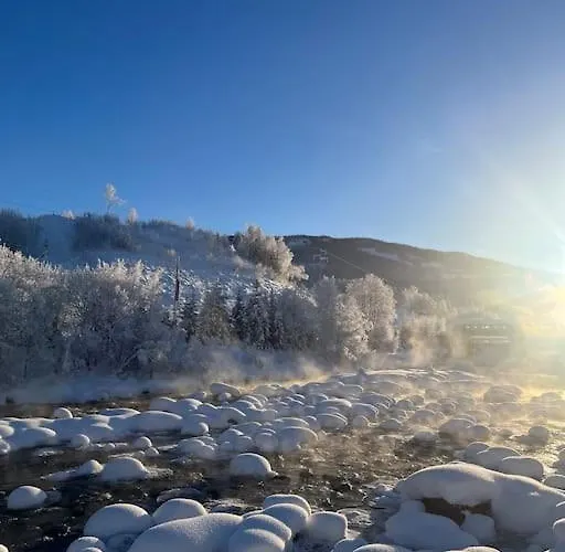 Delikat Omgitt Av Hallingdals Vakre Fjell * 奥尔